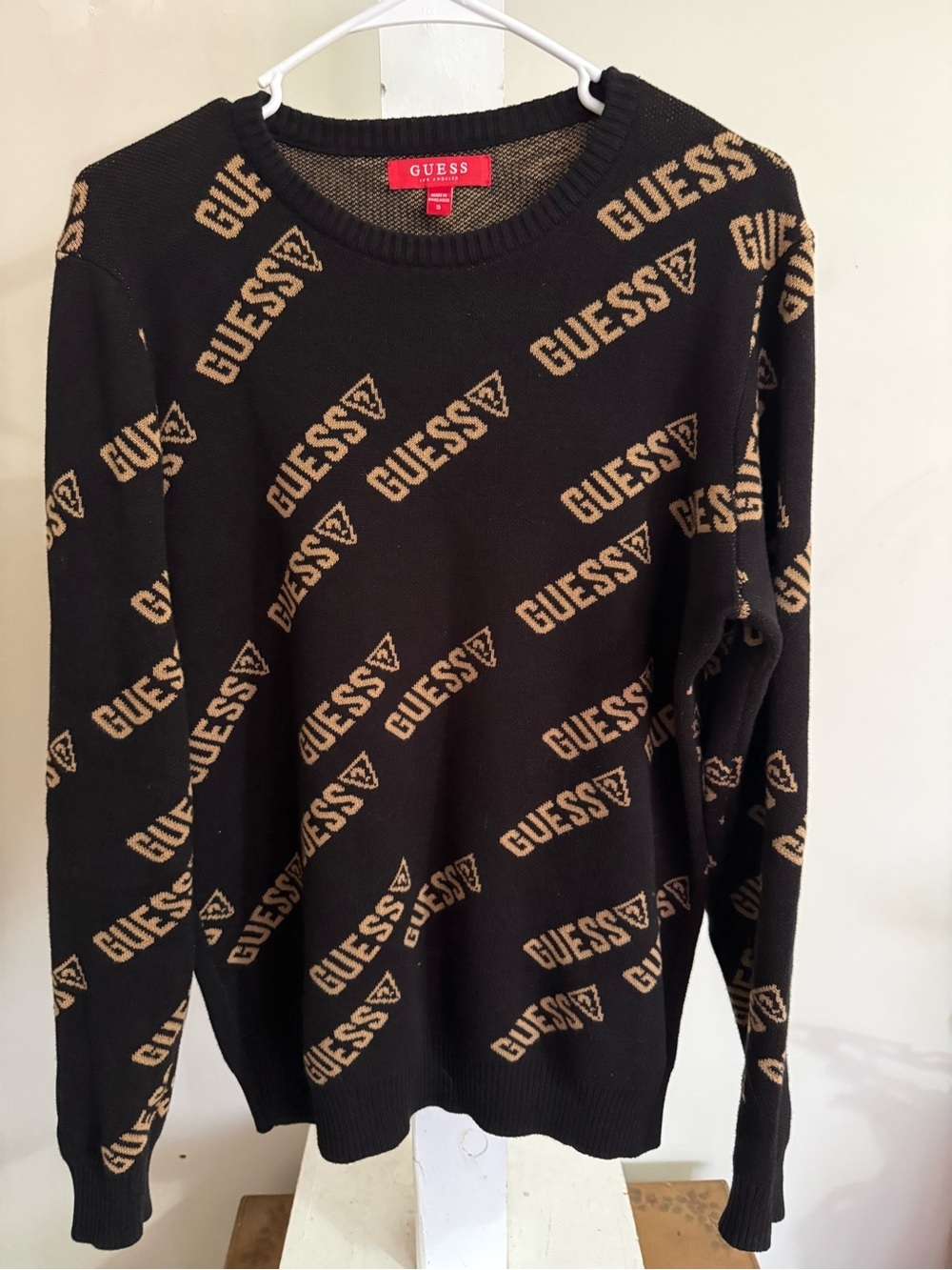 GUESS Logo Sweater - Picture 9 of 9